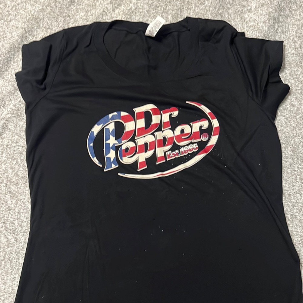 Dr Pepper T-shirt.